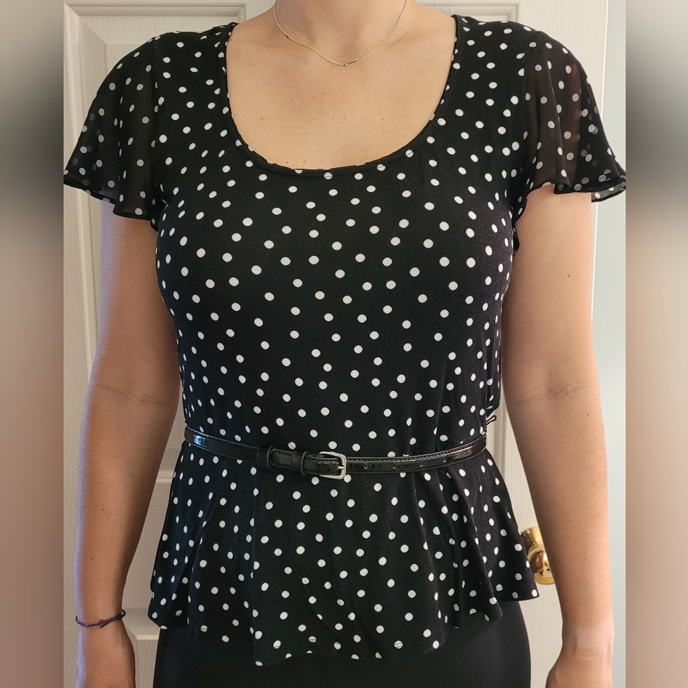 White House Black Market Shirt with Belt. Size L in Black & White